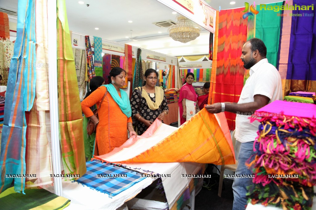 Komali launches Silk India Expo at Sri Raja Rajeshwari Gardens, Secunderabad