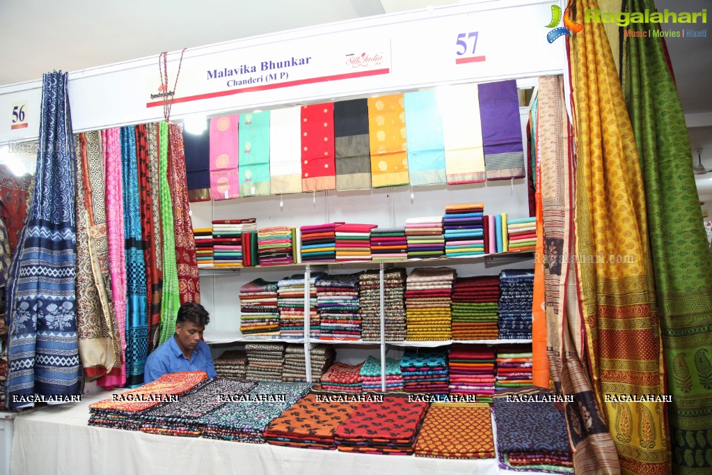 Komali launches Silk India Expo at Sri Raja Rajeshwari Gardens, Secunderabad