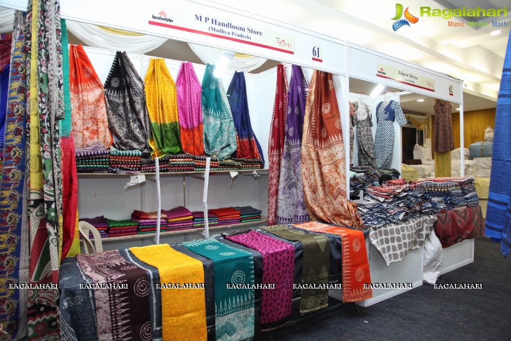 Komali launches Silk India Expo at Sri Raja Rajeshwari Gardens, Secunderabad