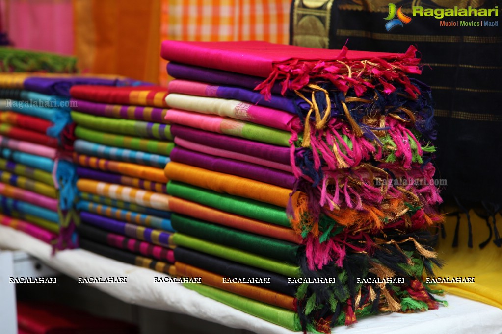 Komali launches Silk India Expo at Sri Raja Rajeshwari Gardens, Secunderabad