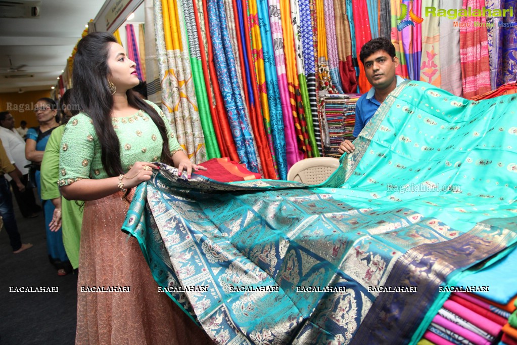 Komali launches Silk India Expo at Sri Raja Rajeshwari Gardens, Secunderabad