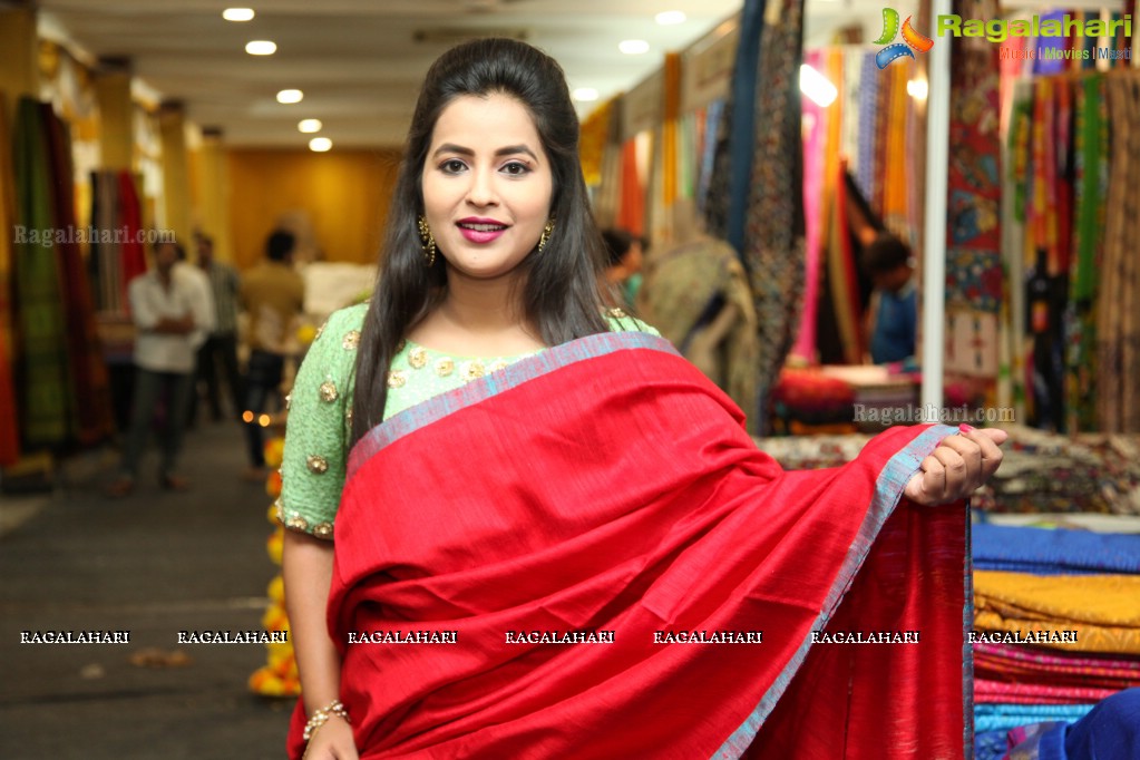 Komali launches Silk India Expo at Sri Raja Rajeshwari Gardens, Secunderabad