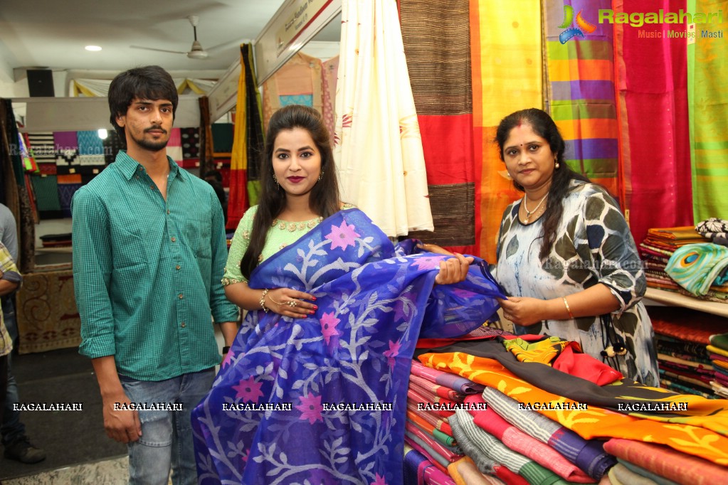 Komali launches Silk India Expo at Sri Raja Rajeshwari Gardens, Secunderabad