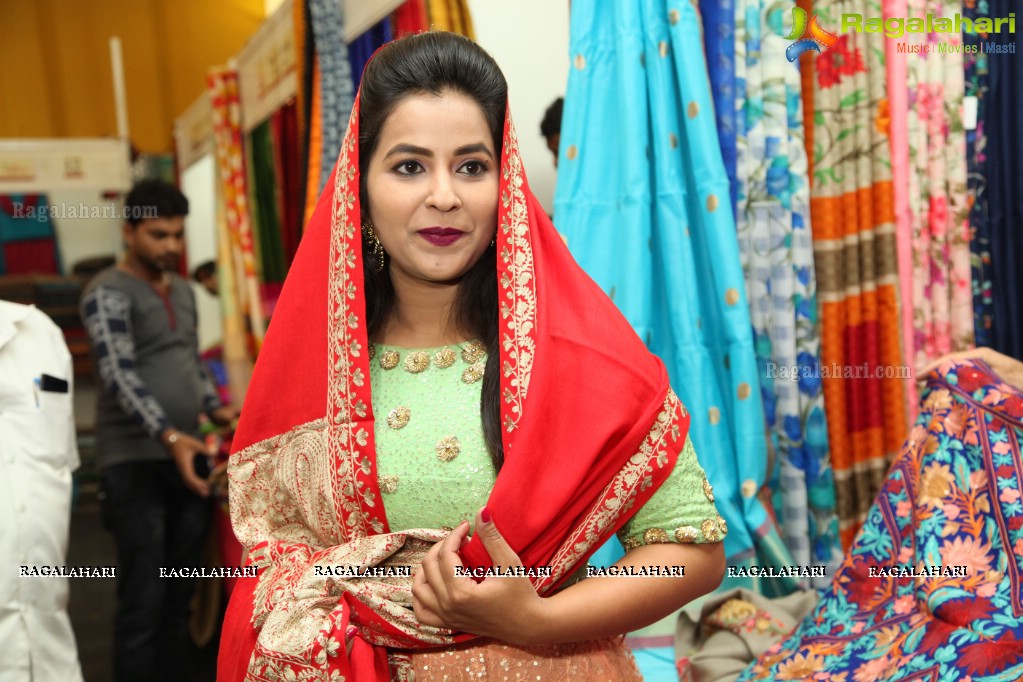 Komali launches Silk India Expo at Sri Raja Rajeshwari Gardens, Secunderabad