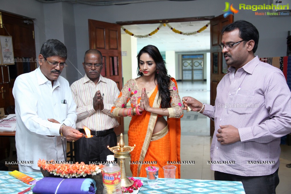 Poojaa Singh inaugurates Pochampally IKAT Art Mela at NSIC Exhibition Center, Kushaiguda, Hyderabad