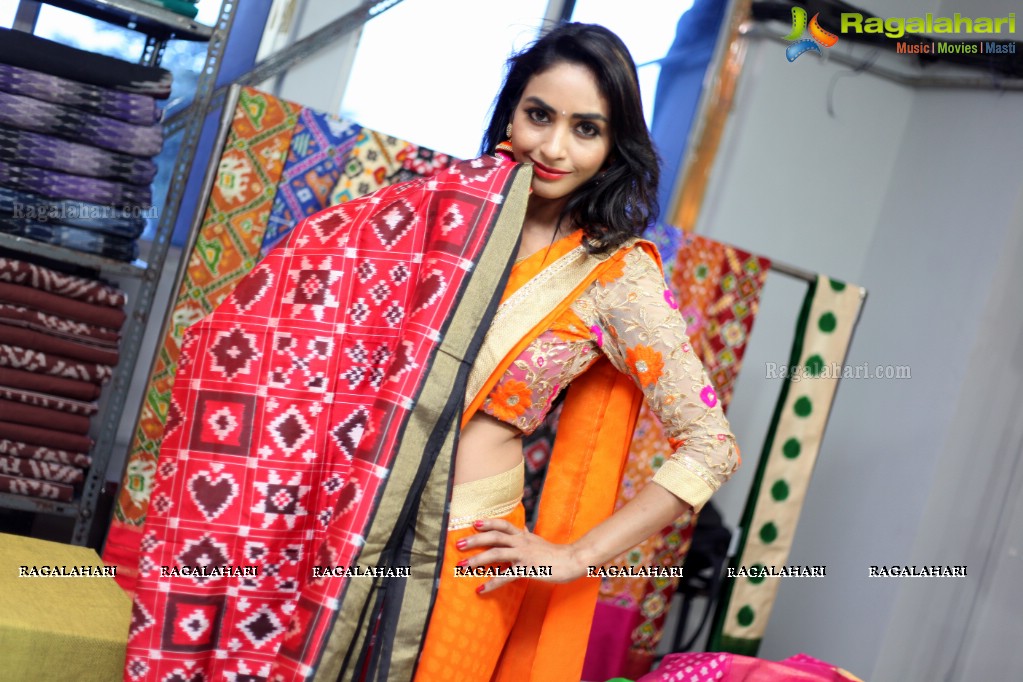 Poojaa Singh inaugurates Pochampally IKAT Art Mela at NSIC Exhibition Center, Kushaiguda, Hyderabad