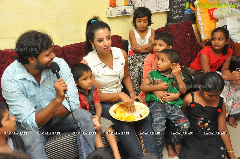 Sanjjanaa visits Serve Needy Voluntary Organization, Hyderabad