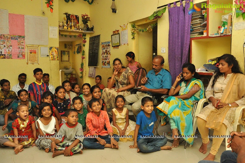 Sanjjanaa visits Serve Needy Voluntary Organization, Hyderabad