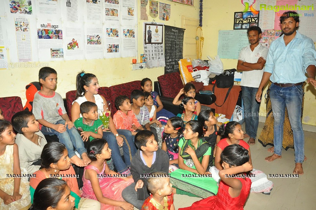 Sanjjanaa visits Serve Needy Voluntary Organization, Hyderabad