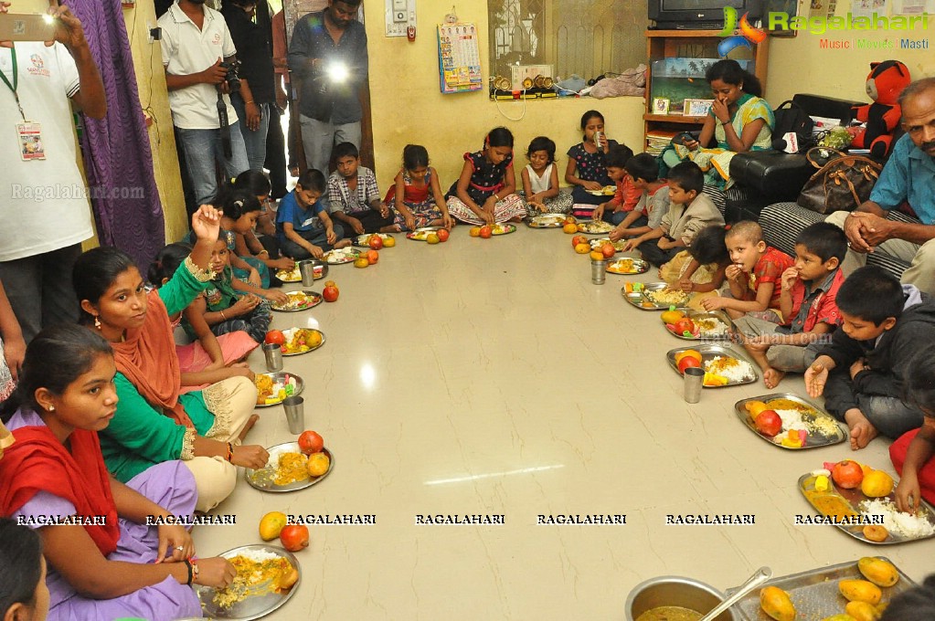 Sanjjanaa visits Serve Needy Voluntary Organization, Hyderabad