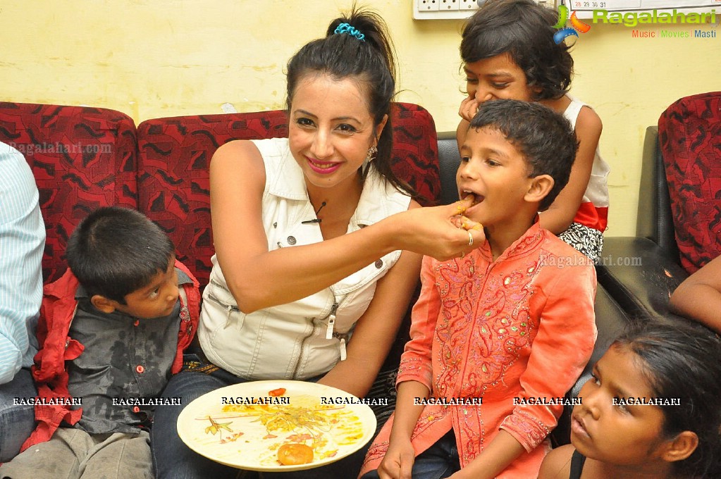 Sanjjanaa visits Serve Needy Voluntary Organization, Hyderabad