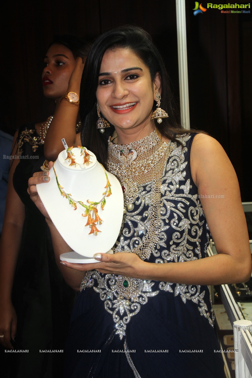 Jenny Honey inaugurates The Jewellery Expo at Novotel, Vizag