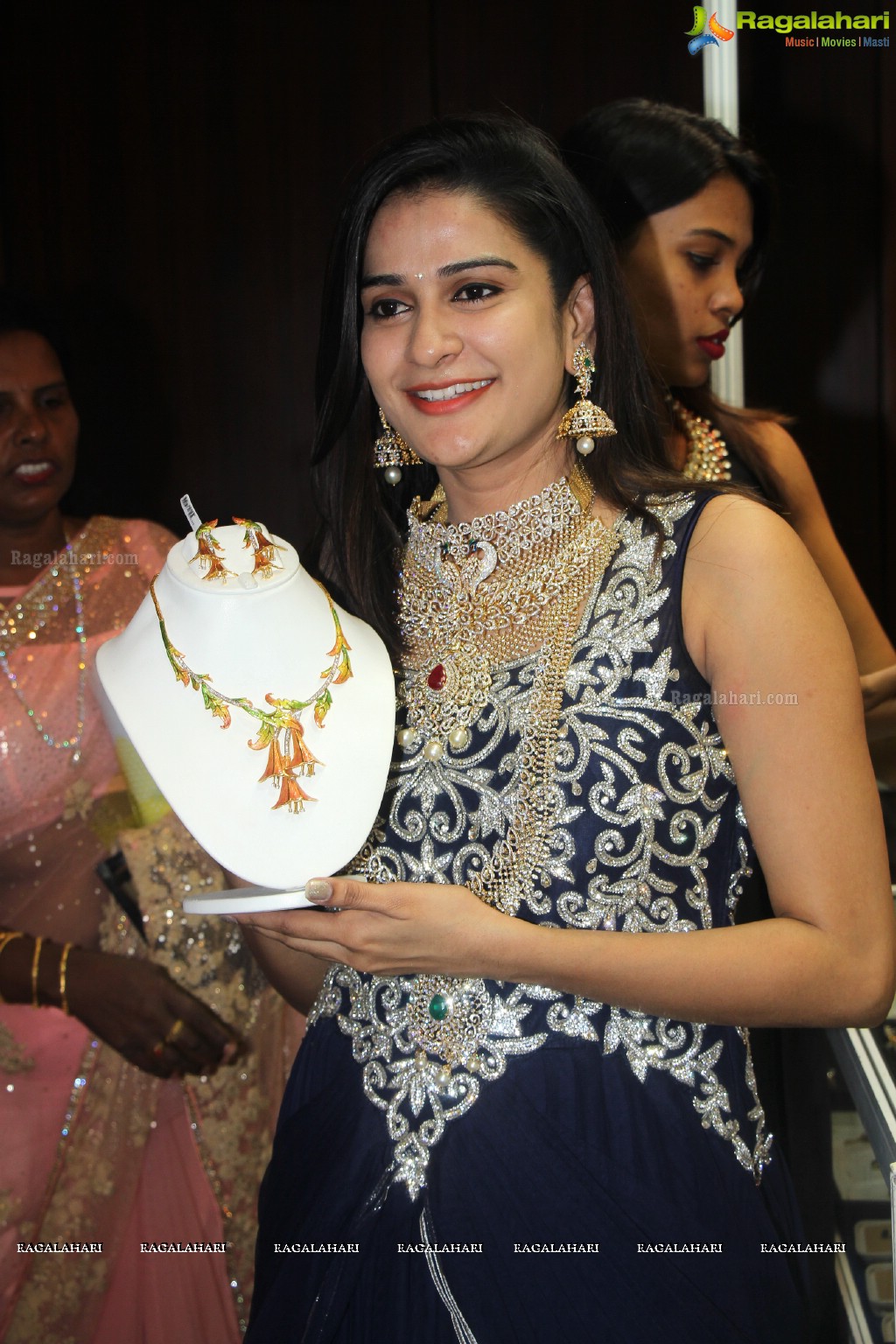 Jenny Honey inaugurates The Jewellery Expo at Novotel, Vizag