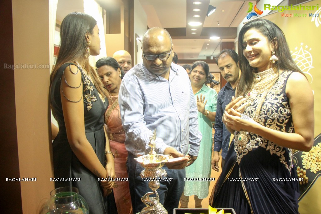 Jenny Honey inaugurates The Jewellery Expo at Novotel, Vizag