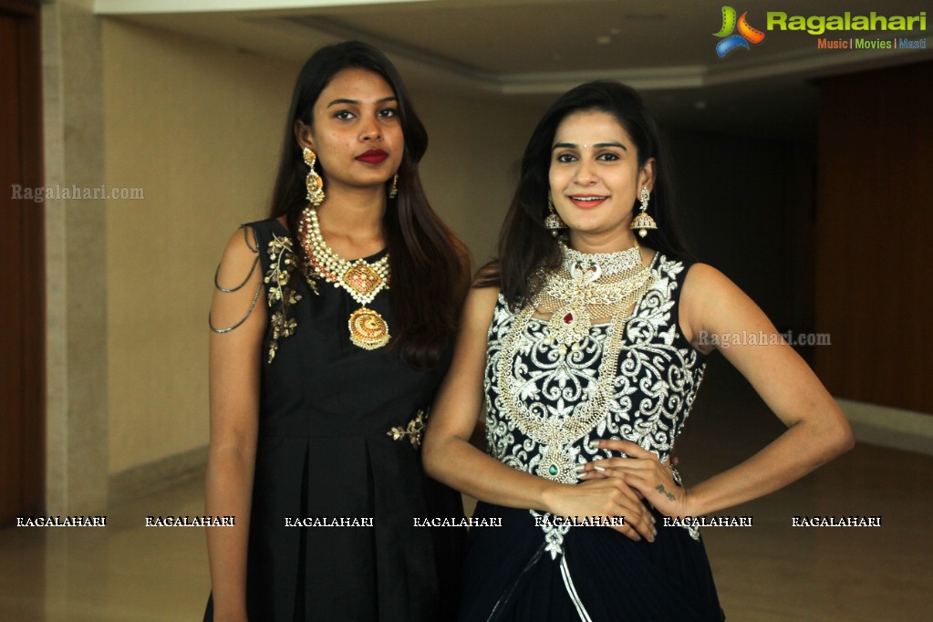 Jenny Honey inaugurates The Jewellery Expo at Novotel, Vizag