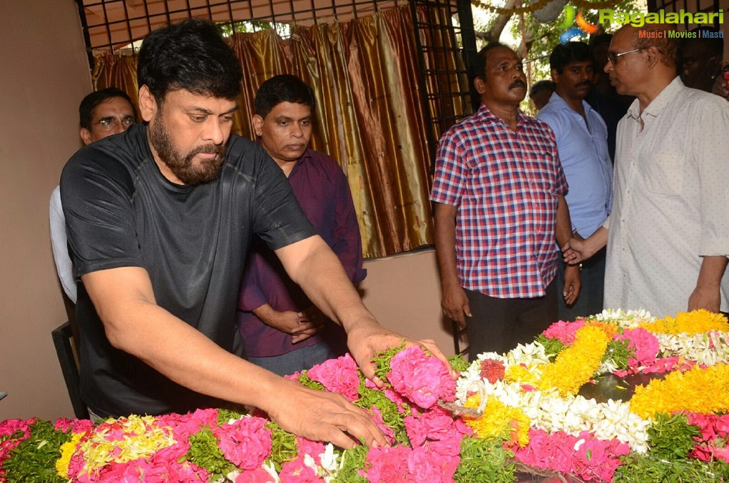 Chiranjeevi and Allu Aravind paid tribute to Nandagopal