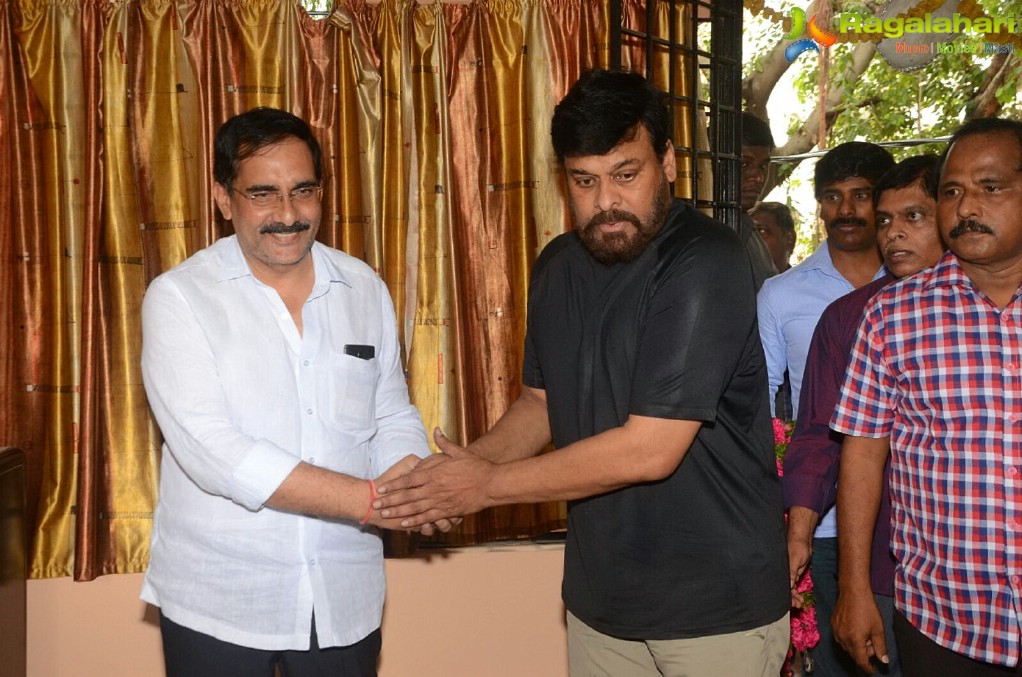 Chiranjeevi and Allu Aravind paid tribute to Nandagopal