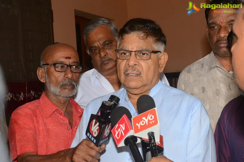 Chiranjeevi and Allu Aravind paid tribute to Nandagopal
