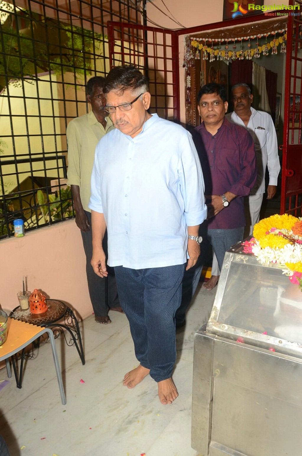 Chiranjeevi and Allu Aravind paid tribute to Nandagopal