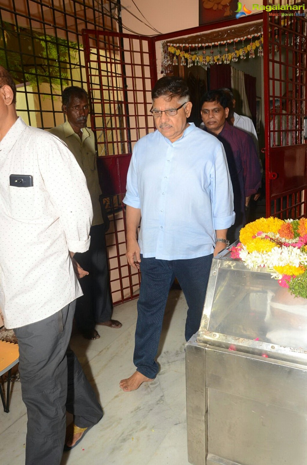 Chiranjeevi and Allu Aravind paid tribute to Nandagopal