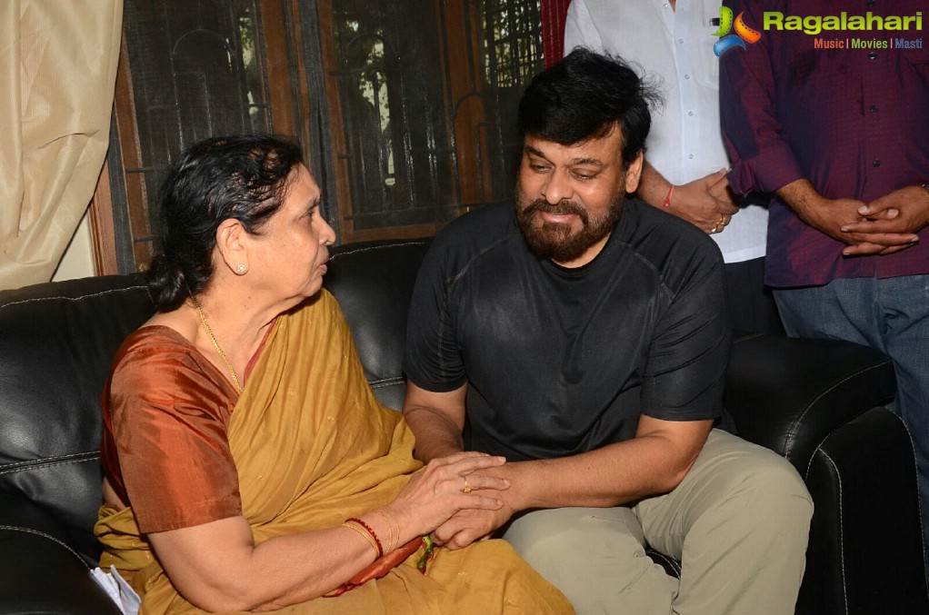 Chiranjeevi and Allu Aravind paid tribute to Nandagopal