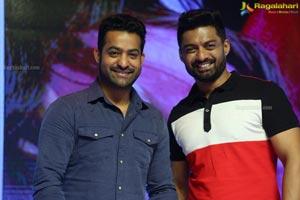 Naa Nuvve Pre-Release Event Photos