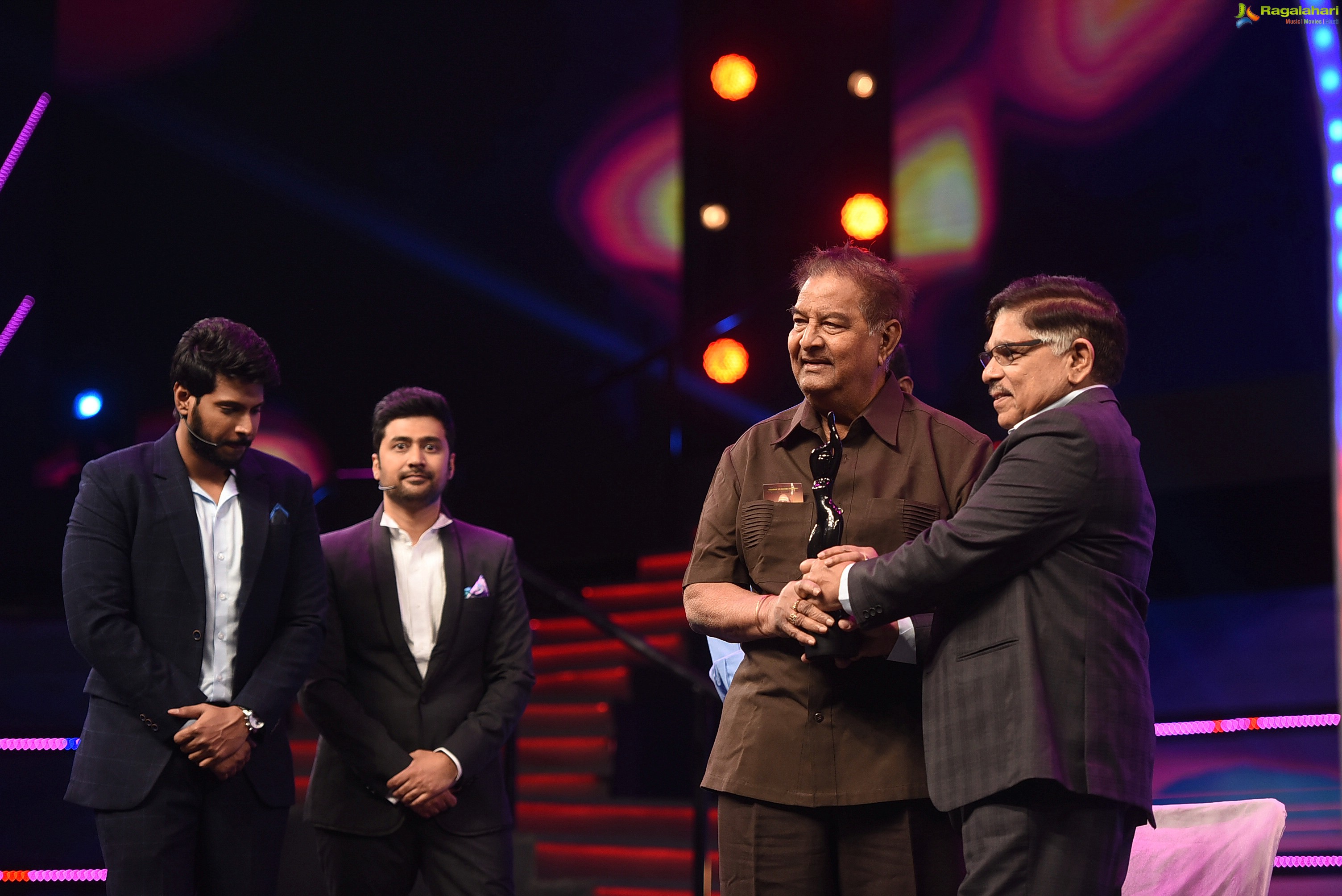 Inside 65th Jio Filmfare Awards South 2018