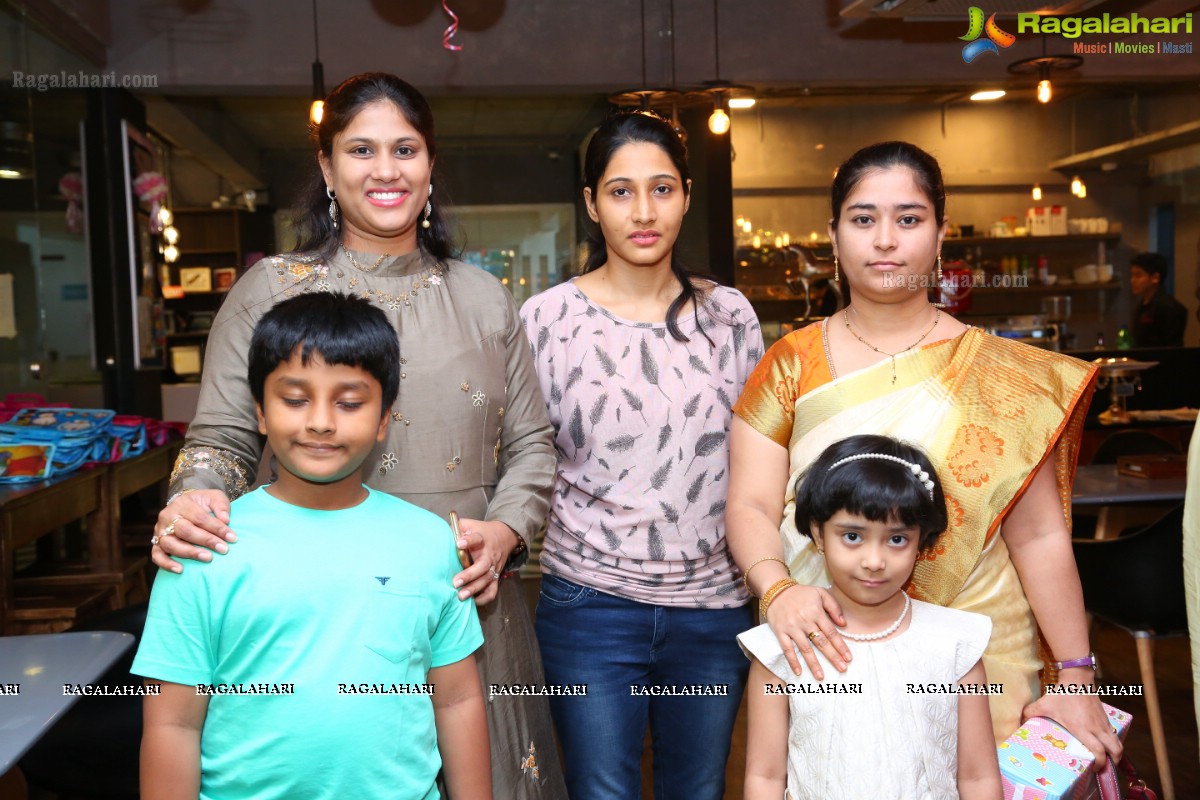 Swetha & Pradeep Celebrate Aadhya's 3rd Birthday at The Kids Center 
