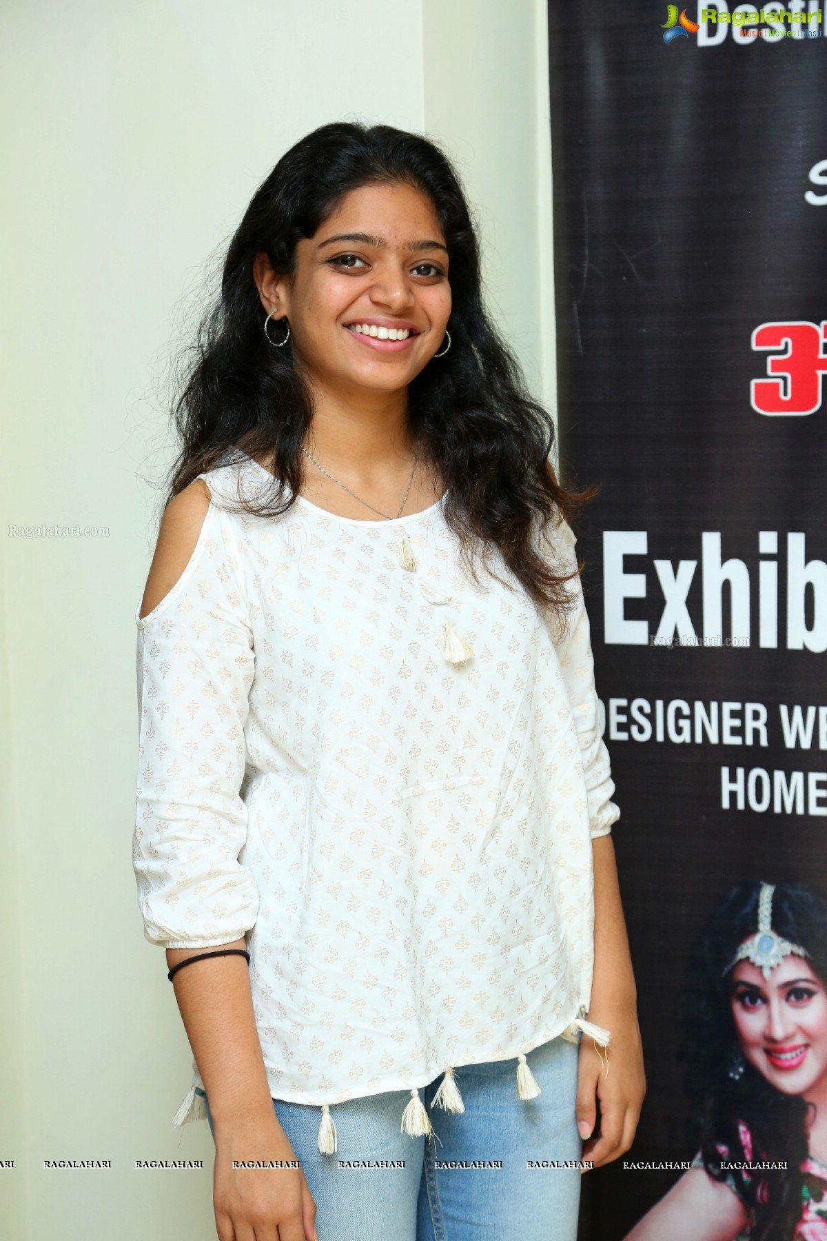 Priya Augustin inaugurates Akritti Elite Exhibition and Sale at Taj Deccan