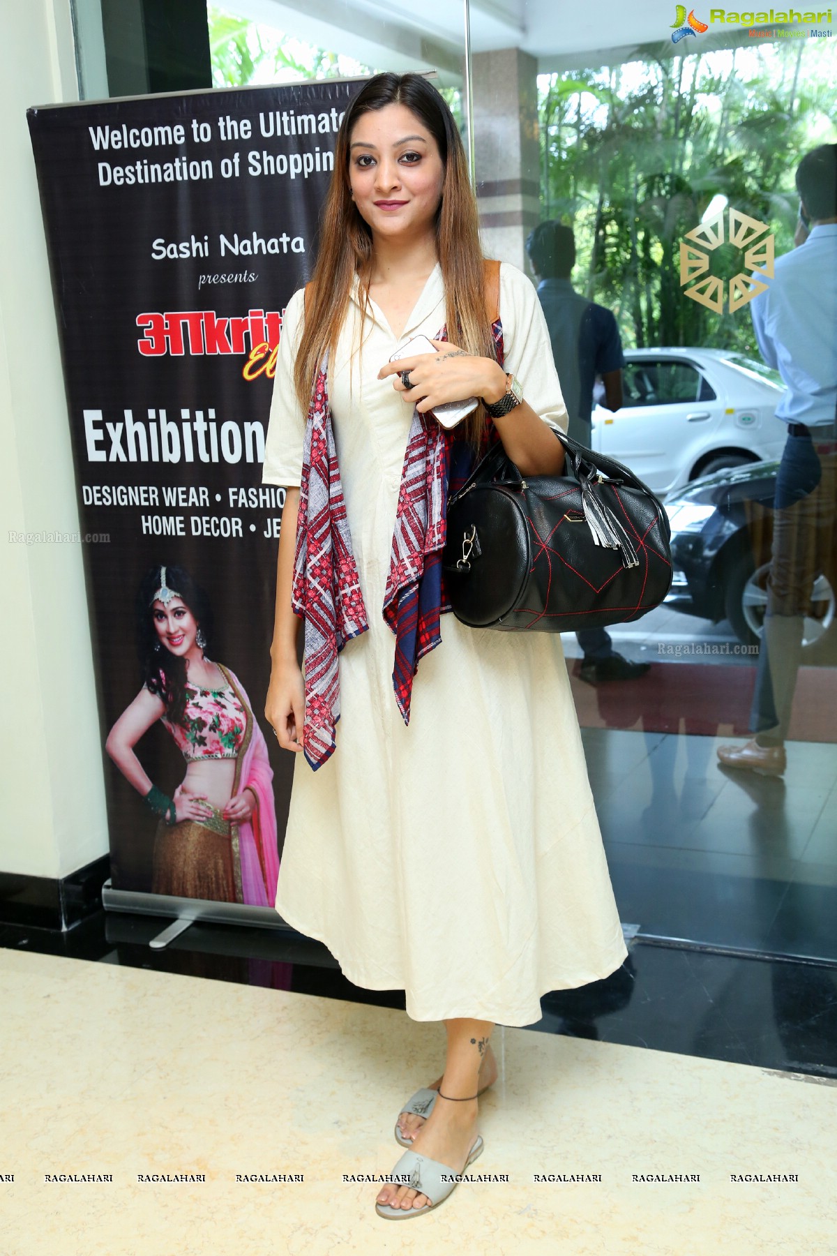 Priya Augustin inaugurates Akritti Elite Exhibition and Sale at Taj Deccan