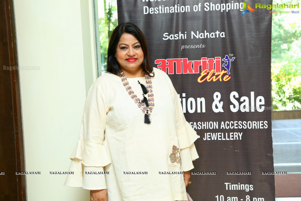 Priya Augustin inaugurates Akritti Elite Exhibition and Sale at Taj Deccan