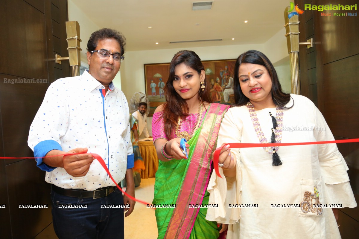 Priya Augustin inaugurates Akritti Elite Exhibition and Sale at Taj Deccan