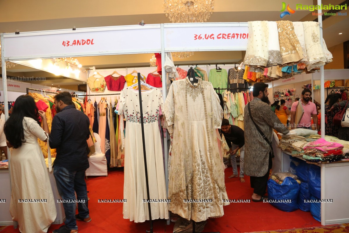 Priya Augustin inaugurates Akritti Elite Exhibition and Sale at Taj Deccan