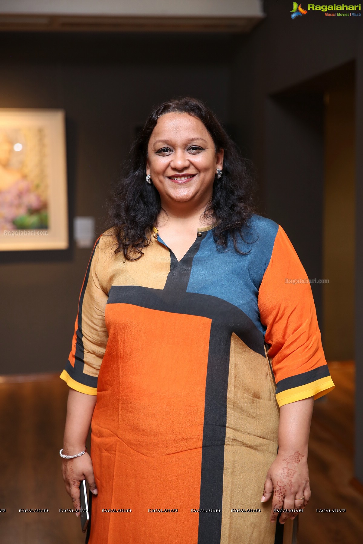 Anuradha Kabra Art Exhibition at Kalakriti Art Gallery