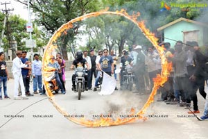 Jadugar Anand Blindfold Motor Cycle