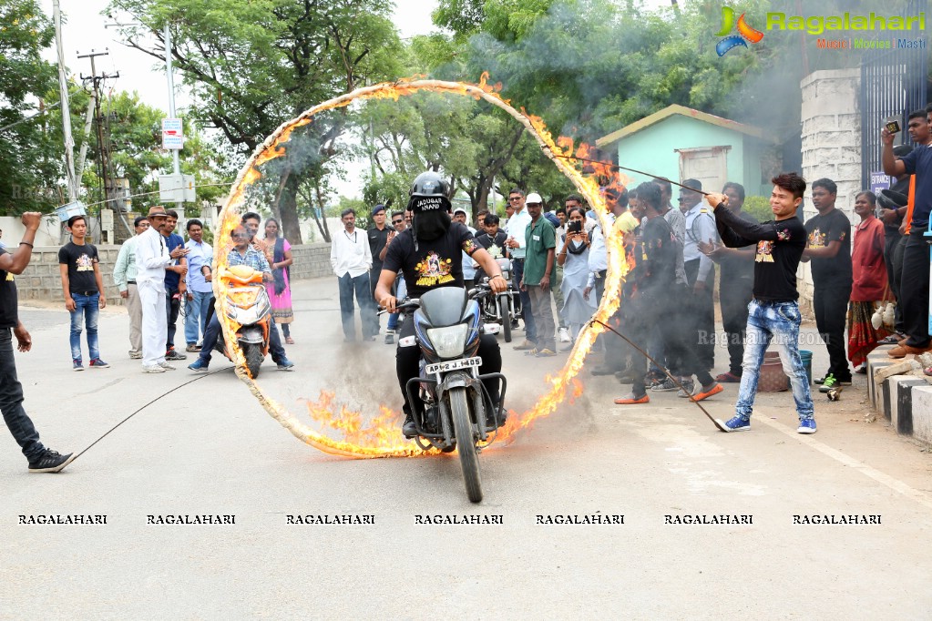 Blindfold Motor Cycle Ride by Magician Jadugar Anand at Sanjeevaiah Park