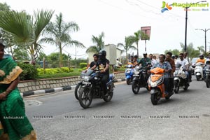 Jadugar Anand Blindfold Motor Cycle