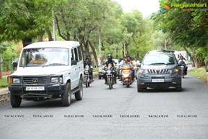 Jadugar Anand Blindfold Motor Cycle