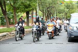 Jadugar Anand Blindfold Motor Cycle