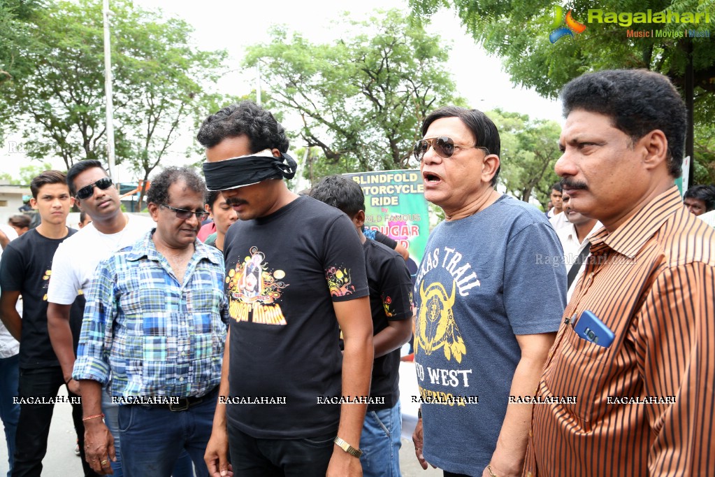 Blindfold Motor Cycle Ride by Magician Jadugar Anand at Sanjeevaiah Park