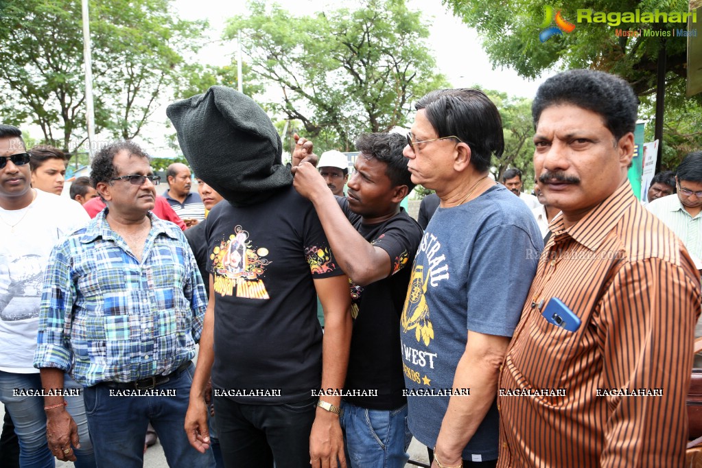 Blindfold Motor Cycle Ride by Magician Jadugar Anand at Sanjeevaiah Park