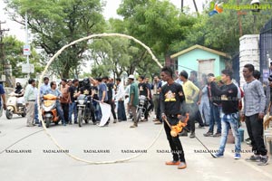 Jadugar Anand Blindfold Motor Cycle