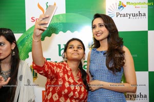 Pragya Jaiswal Big Bazaar Donation Drive