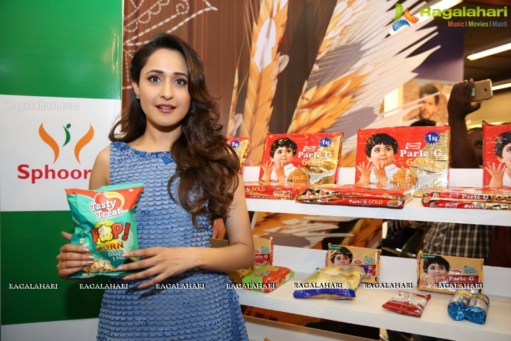 Pragya Jaiswal at Big Bazaar Donation Drive, Ameerpet