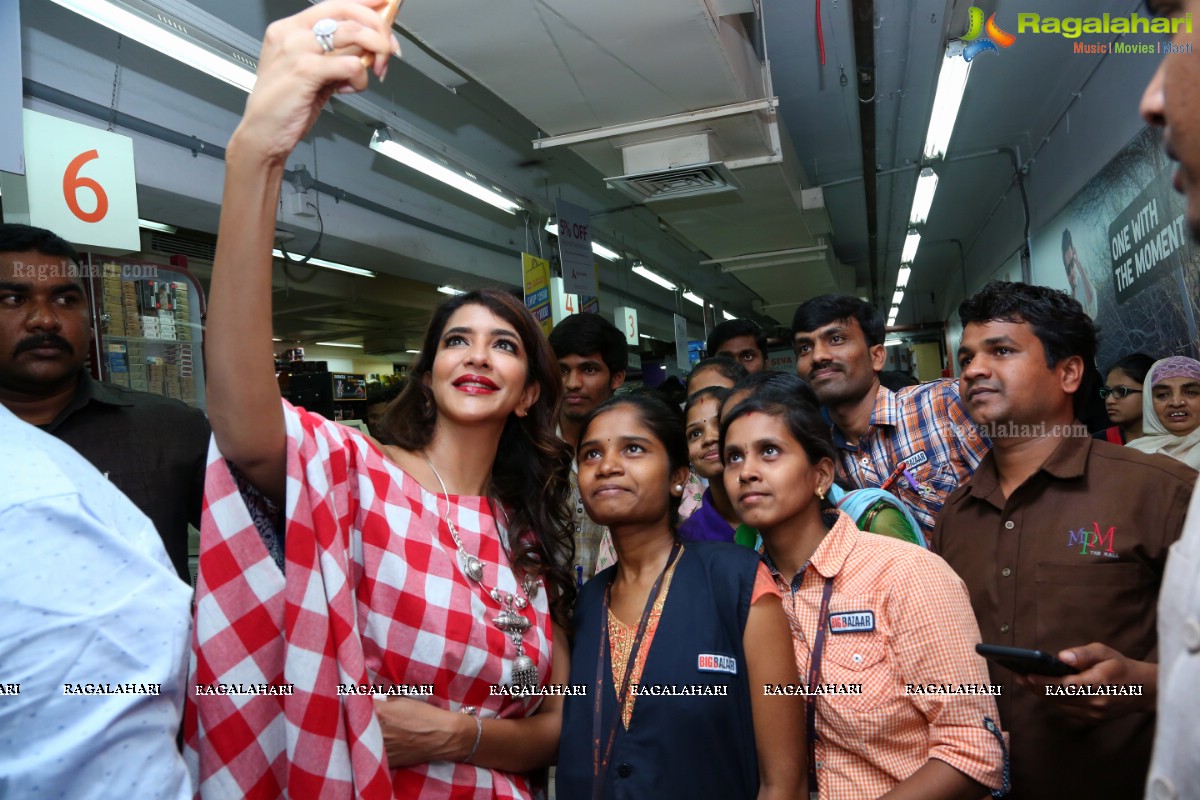 Lakshmi Manchu at Donation Drive at Big Bazaar, Abids