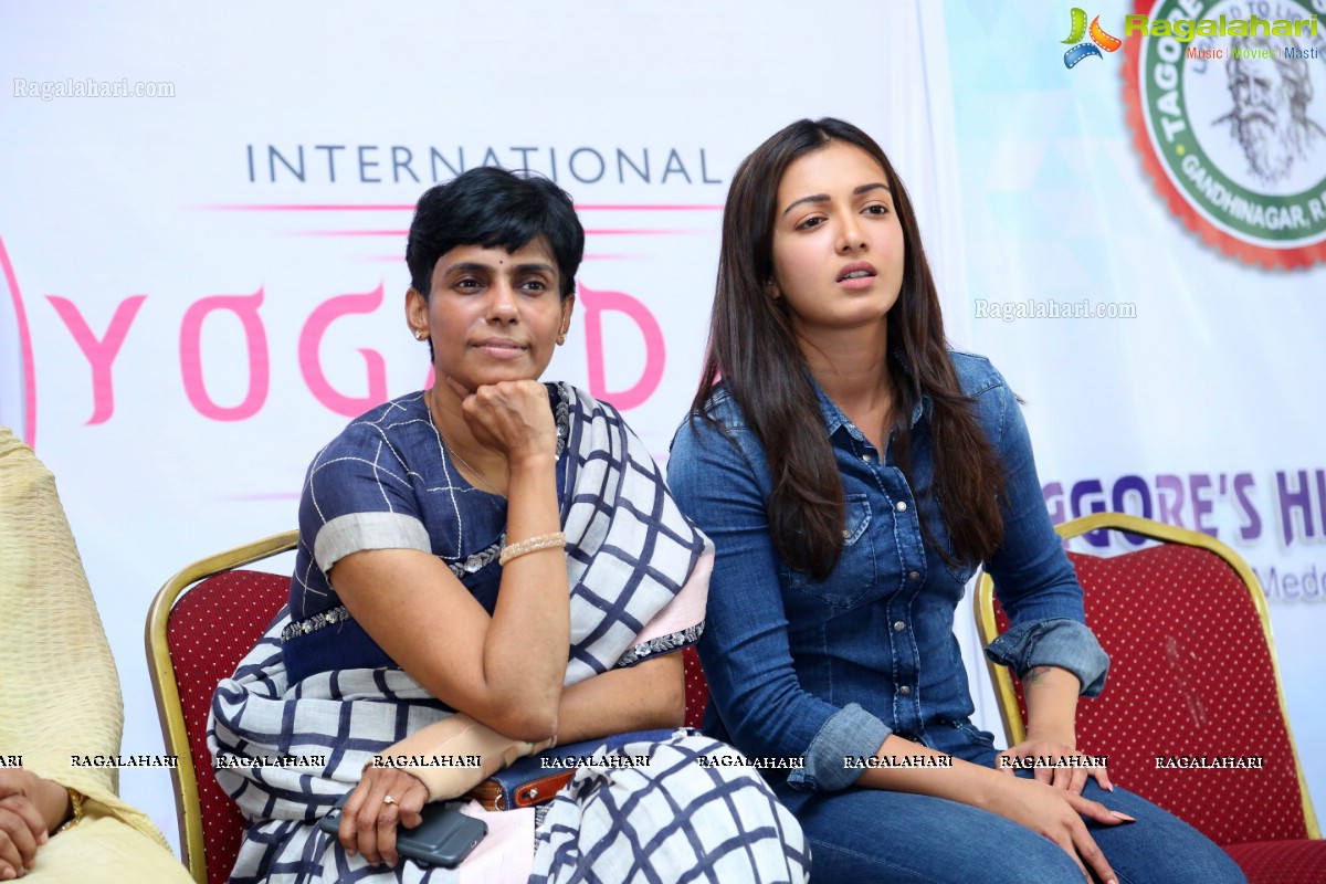 Catherine Tresa participates in 4th Intl Yoga Celebrations by MillionMoms and Tagore High School