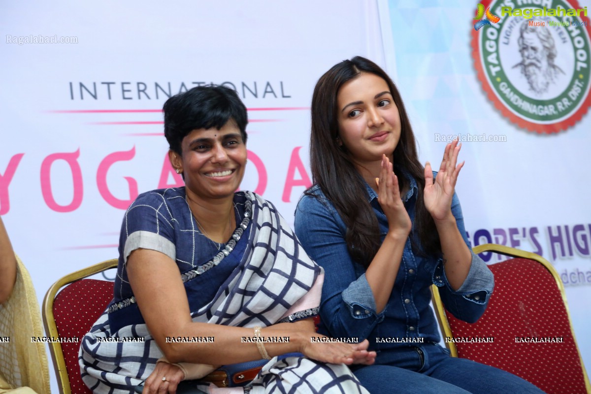 Catherine Tresa participates in 4th Intl Yoga Celebrations by MillionMoms and Tagore High School