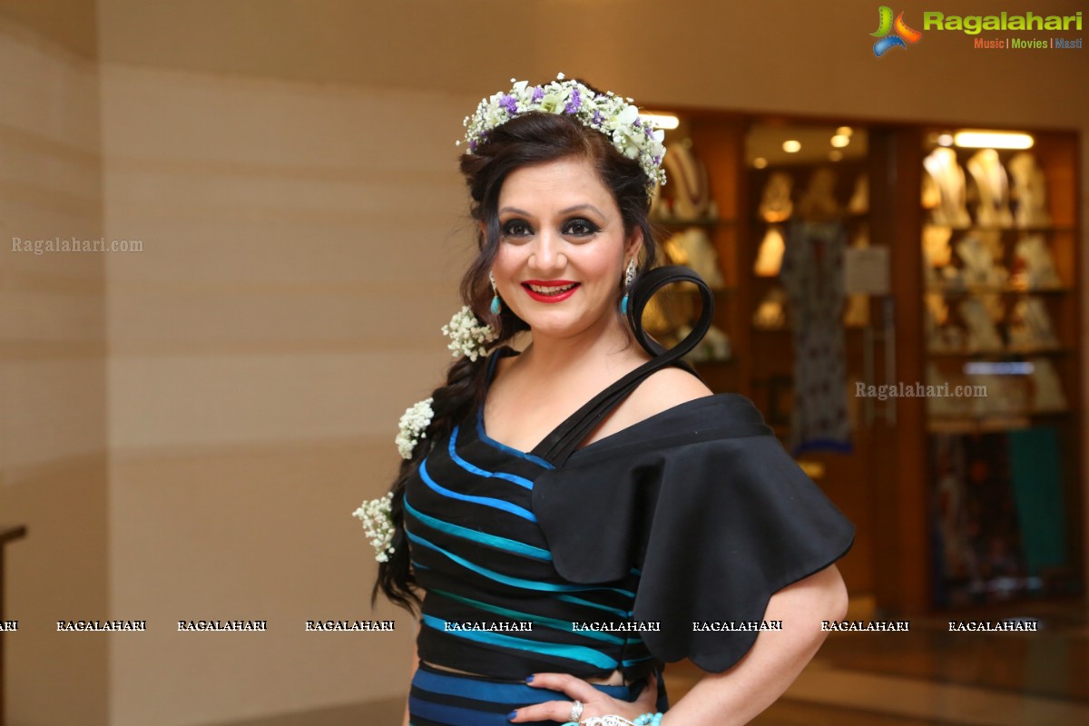 Neeru Mohan Birthday Celebrations at Hotel Marigold