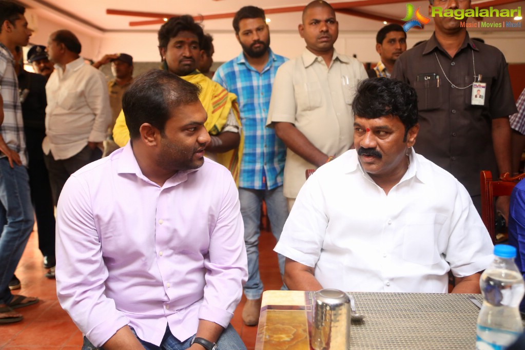 Talasani Srinivas Yadav launches Viyyalavaari Vindu Hotel