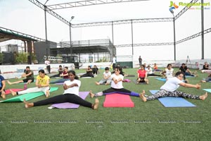 iFit Studio Yoga Day